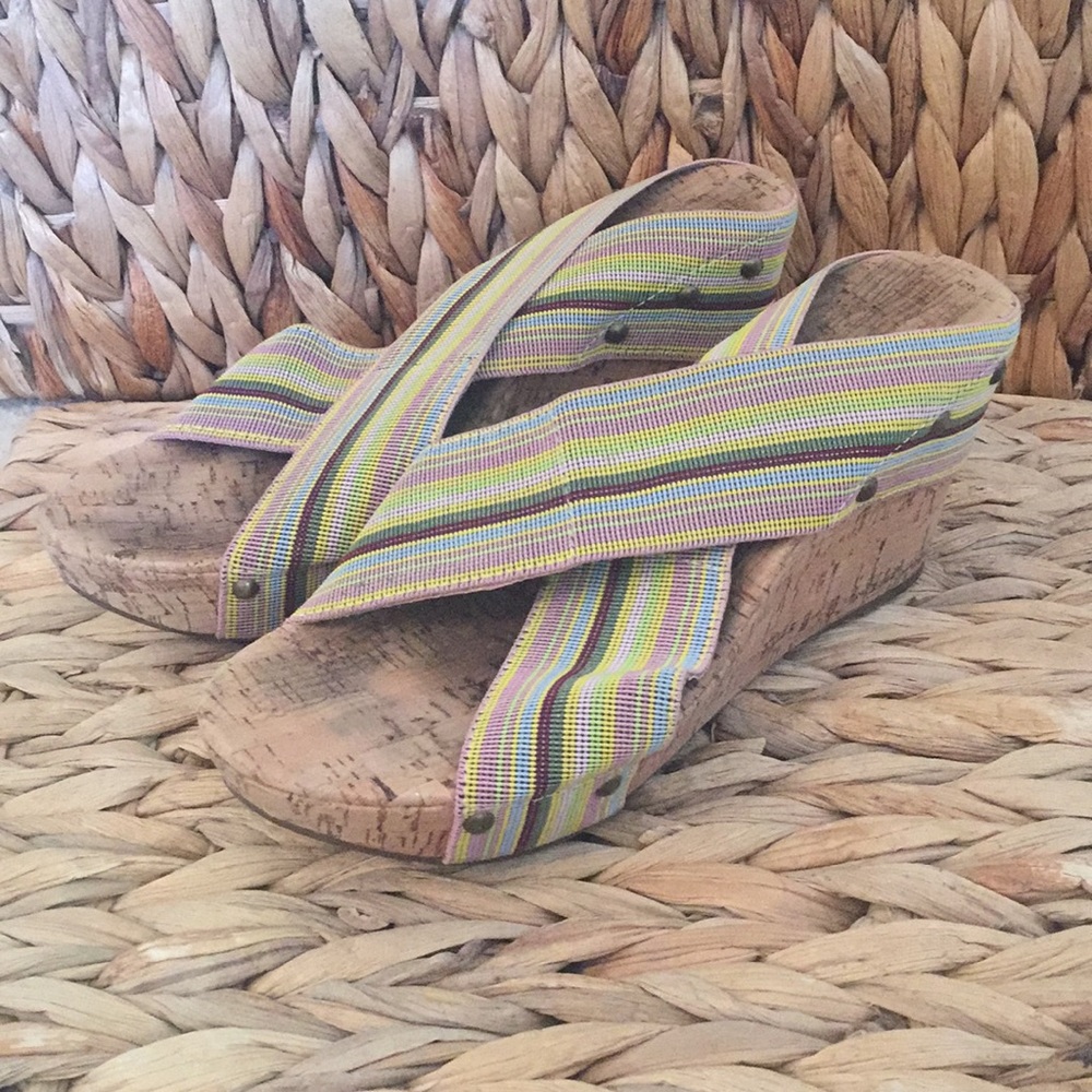 Colorful cross wedges